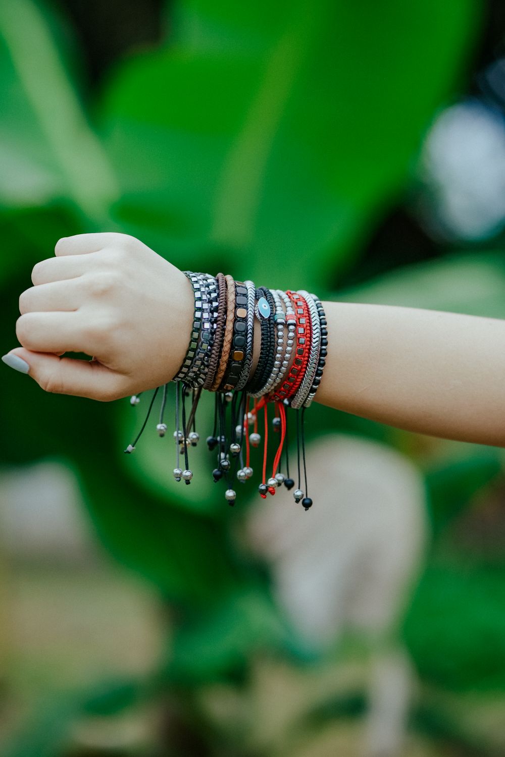 Bracelet Brassée, Pierres mêlées, cordons noués